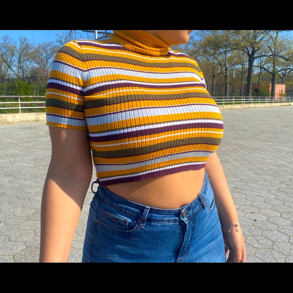 L.A. Hearts cropped turtle neck sweater top